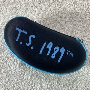 Taylor Swift 1989 World Tour VIP Sunglasses Case With Blue Zipper Swifty Swiftie